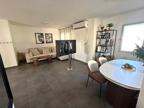 504441680_701747112497467_7907849392867770679_n